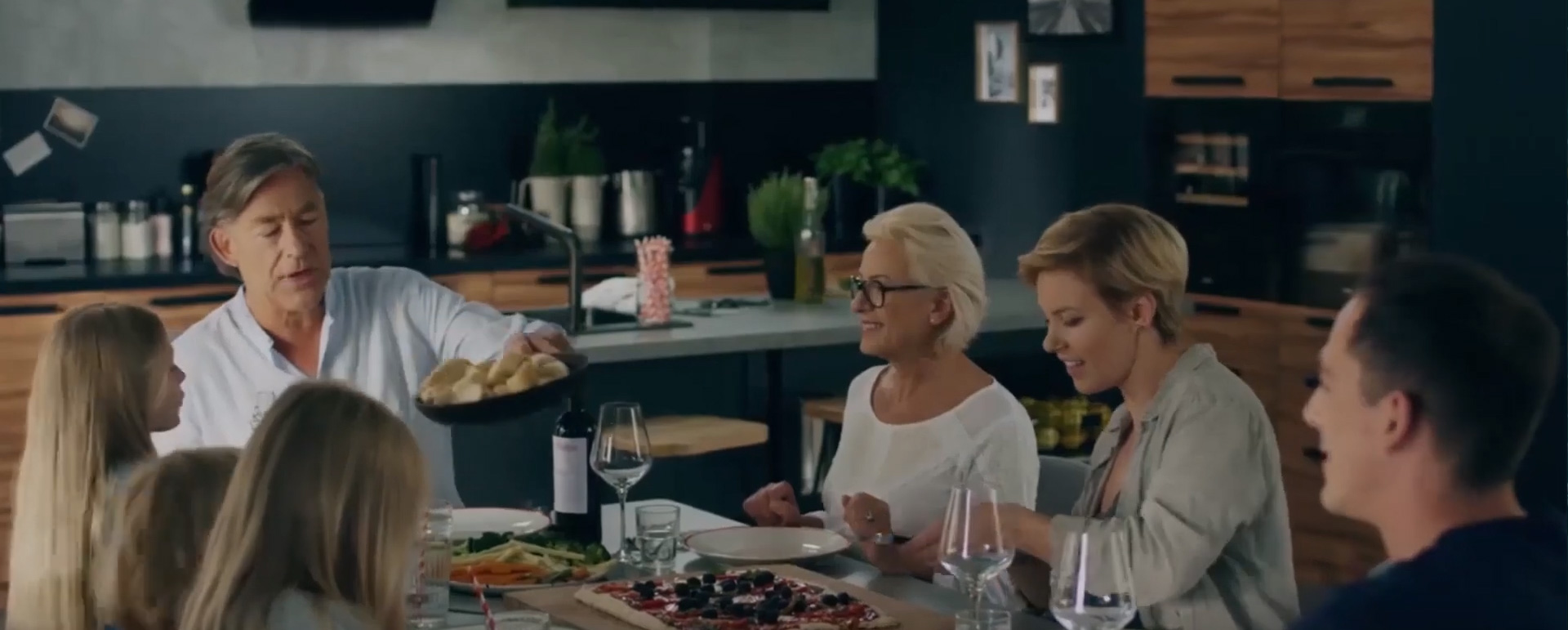 Παρακολουθήστε βίντεο και μάθετε περισσότερα για την Amica Group